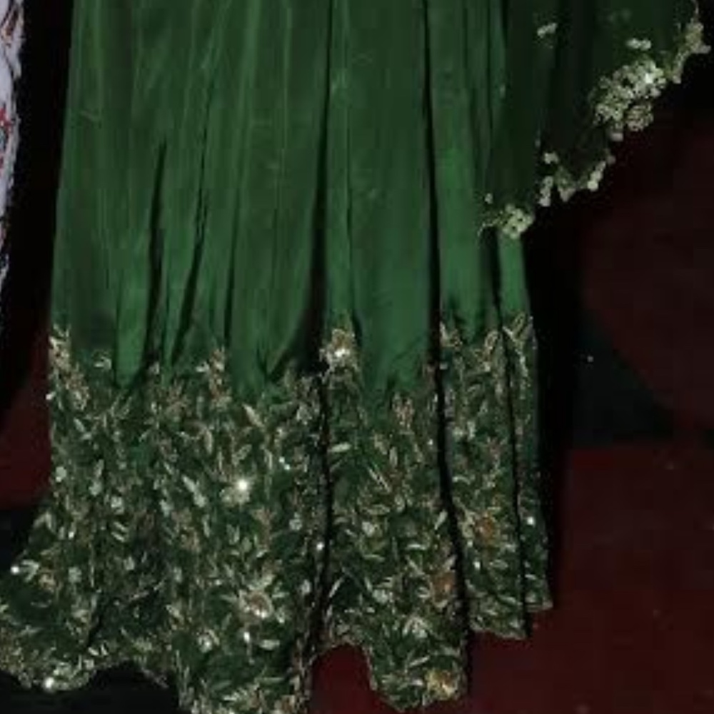Mehndi lehnga
